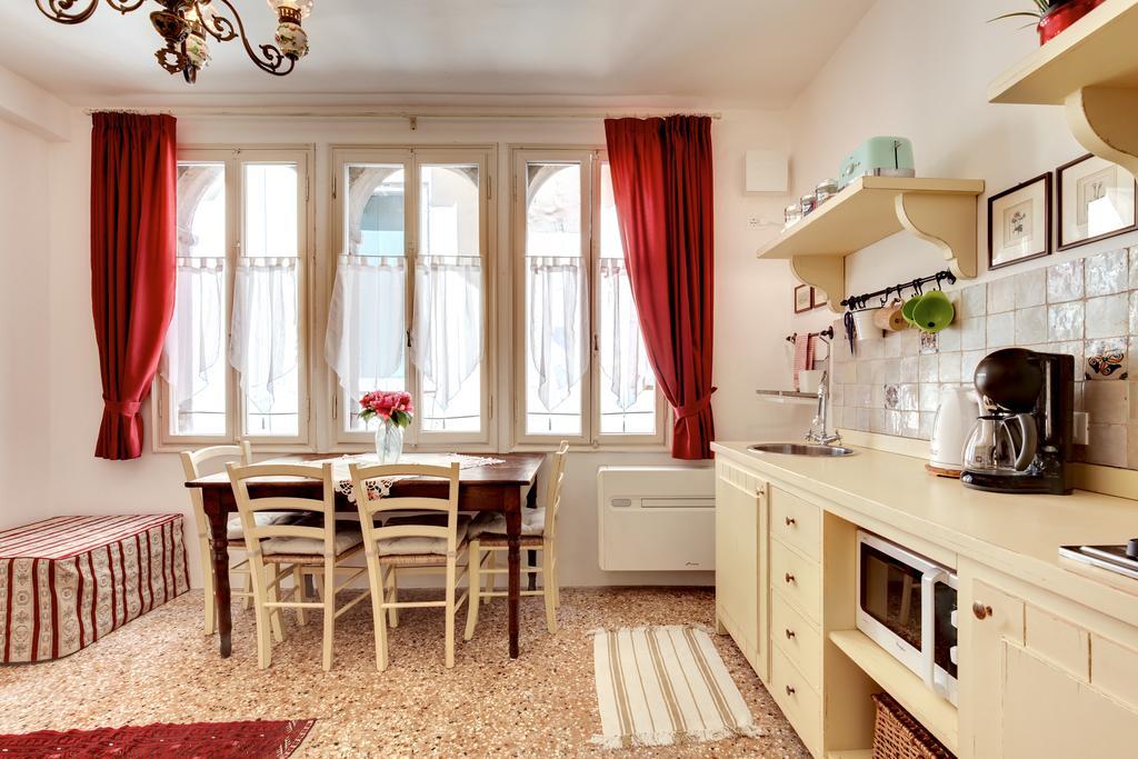 Ca' Badoer Frari Apartment Veneţia Exterior foto