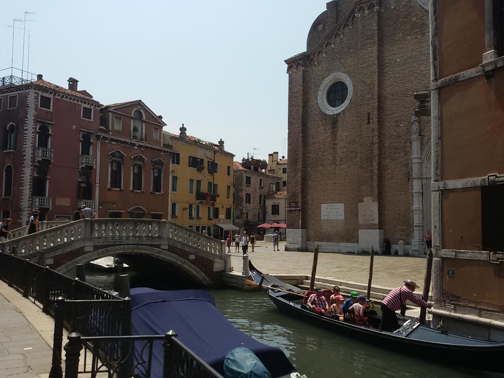 Ca' Badoer Frari Apartment Veneţia Exterior foto
